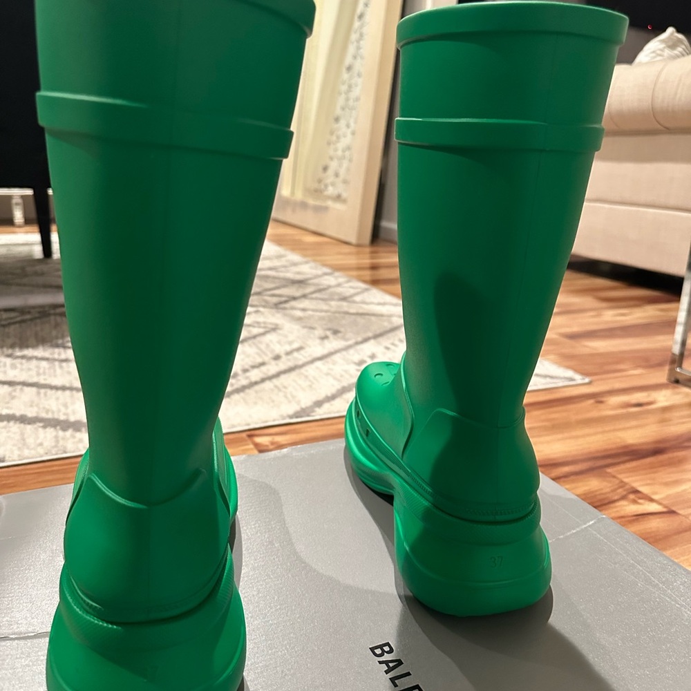 Balenciaga Vibrant Green Rain Boots - Picture 2 of 7